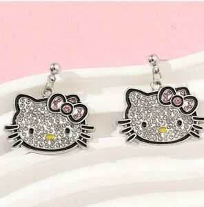 💝 NWT Hello KittySparkle Earrings